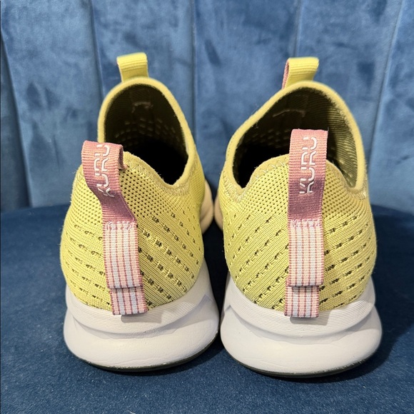 Kuru Atom Women's Slip-On Sneakers in Desert Green/Lilac Size 8 - Picture 3 of 6